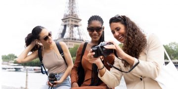 Discovering Notable Travel Bloggers